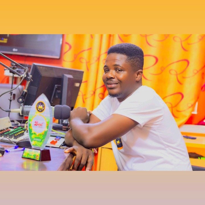 DoctorRockGh2's tweet photo. #NewProfilePic https://t.co/U6nxgjHNhT