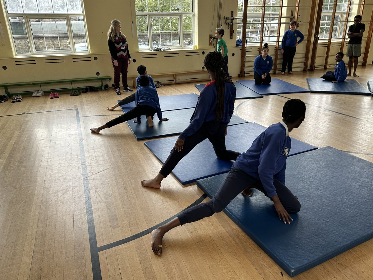 STOCSch's tweet photo. 6A are working up a real sweat! 😅! During their gymnastics lesson they were perfecting the side roll! Well done 6A 💛💙 @STOCSch @MertonSSP #gymnastics #sideroll https://t.co/wlhmAIg4IA