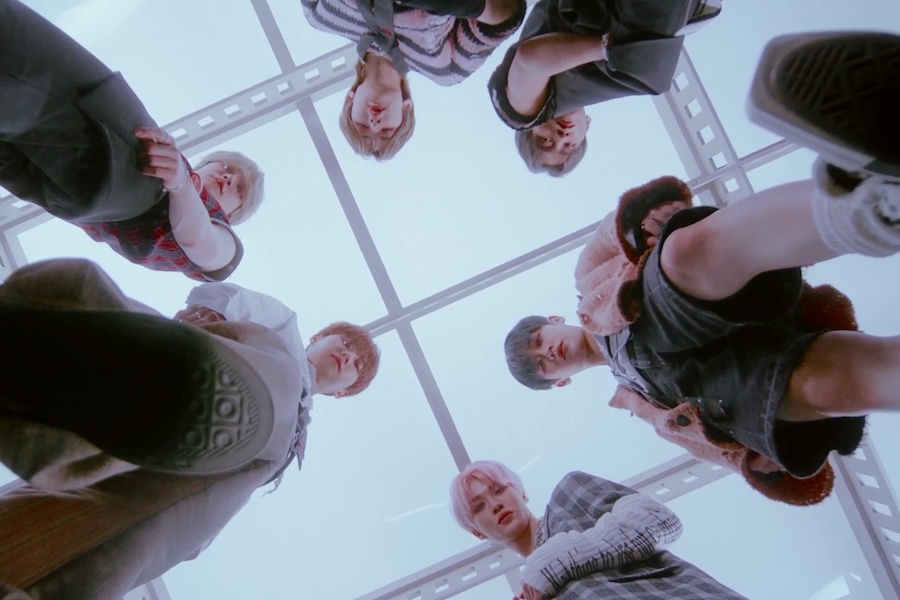 soompi's tweet photo. WATCH: #EPEX Sings Of A First Break Up In Groovy “Sunshower” MV
https://t.co/cGNHYhaZ8P https://t.co/Aow92pYu5x