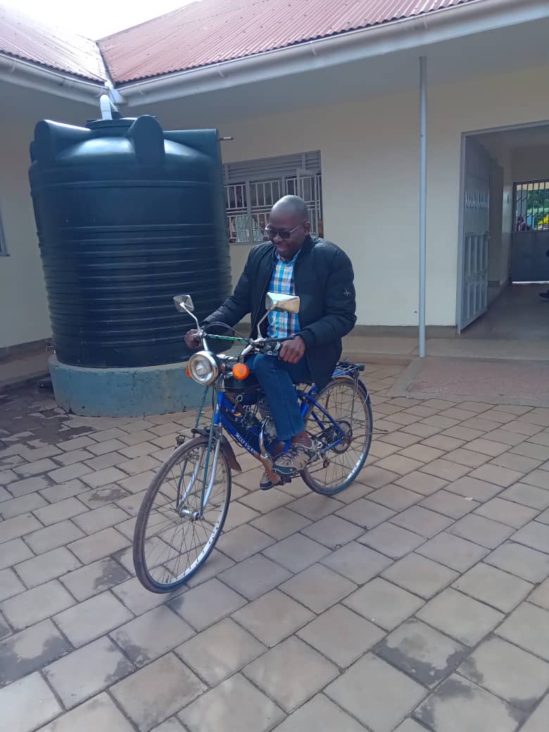 pokot7's tweet photo. Trying out the Motorized Bicycle that could safely cruise at average max. speed.of 30 mph. #TechNews https://t.co/Pl5ILKTV8v