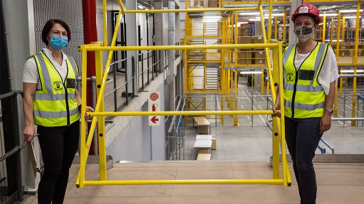 EngNewsZA's tweet photo. #UniversalStorage has innovated an approach which encompasses conceptualising, design, engineering, manufacturing and installation of products.
Find out more by visiting their ๐๐ข๐ซ๐ญ๐ฎ๐๐ฅ ๐๐ก๐จ๐ฐ๐ซ๐จ๐จ๐ฆ: https://t.co/mTYQbKFHyT
#Ad #CMVirtualShowroom https://t.co/ioe7ayD0ih