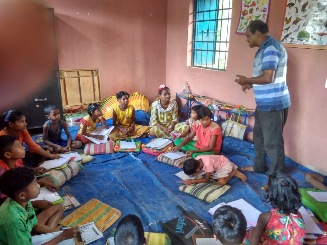 sikshasandhan's tweet photo. https://t.co/gkVQN1AvjH
Narayan bhai is one of our project executives in our operational area of Morada and suliapada. He is involved in #communitymobilization by going door to door, #orienting the #communityvolunteers, #teaching #children in the #aspiration centres. https://t.co/Zay2kEOgRQ