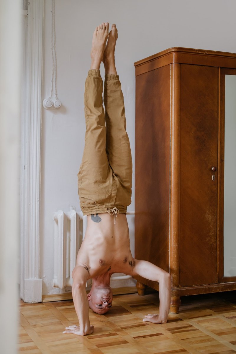MenswearStyle's tweet photo. How men take great pains for abnormal gains https://t.co/eTQLLse98i #muscle https://t.co/hMiYYDYrD4