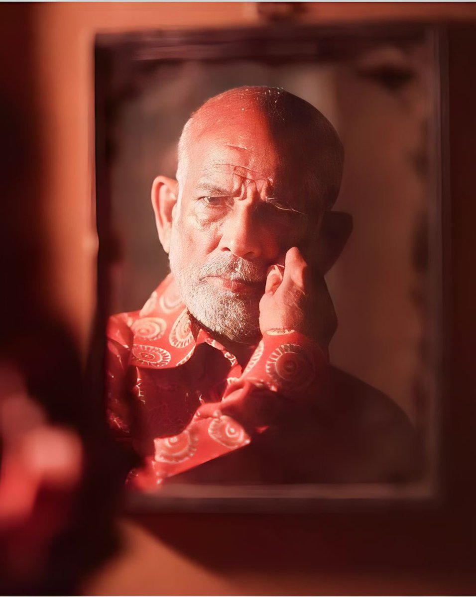 PrithviOfficial's tweet photo. Rest in peace Maamukkoya Sir! Had the absolute privilege of sharing screen space with you multiple times. But to see you unleash #Moosa in #KURUTHI at such close quarters will be a memory that I cherish forever! #Legend 🙏❤️🙏 https://t.co/rU5uOV4TIO