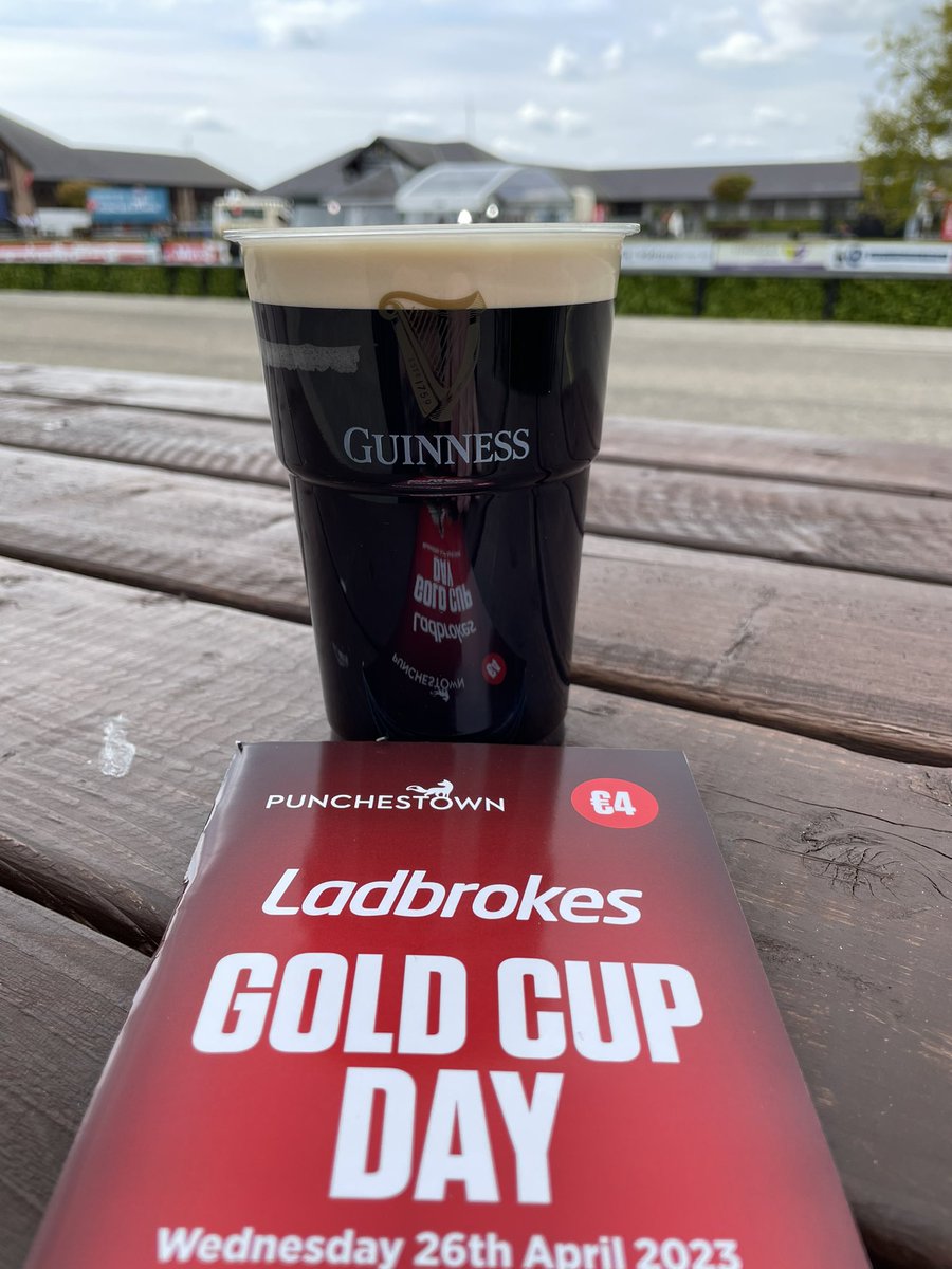 olliesmith84's tweet photo. Day Two! #punchestownpints @punchestownrace https://t.co/ic2ZhUmfq0