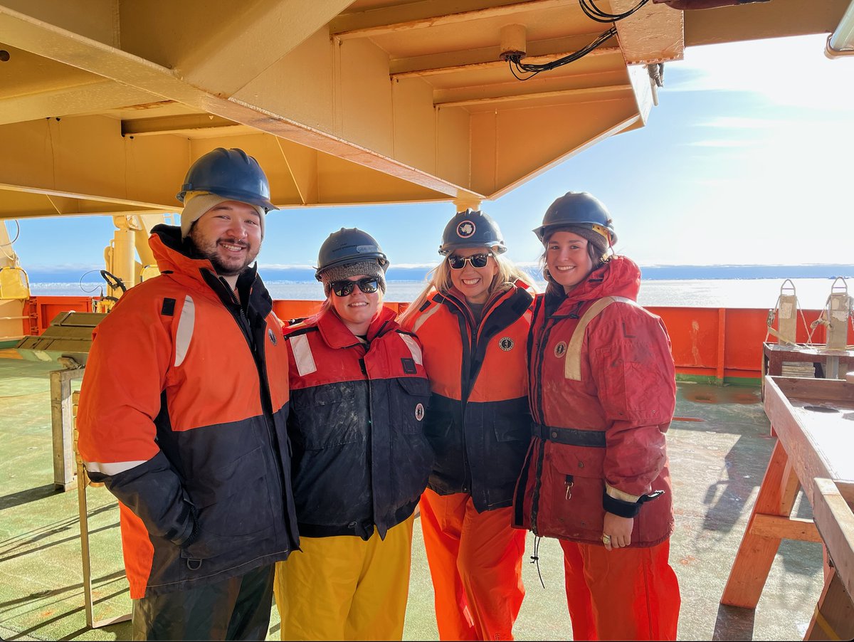 Here's a great photo of our team (Jake Perez, Hannah Nygaard, Katie Howland, Sophie Flaherty) studying microbes in Antarctica!  Both Drew @drdrewsteen and I are lucky to have such a wonderful team!  More info can be found here: icyinverts.com/shipboard-blog1  #IcyInverts