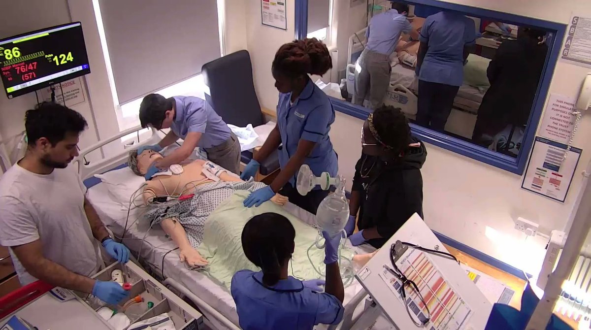 UCL Medical Students and Nursing Students in the suite <a href="/WestHertsNHS/">West Herts Teaching Hospitals NHS Trust</a> with great learning taken away from the day: "I know my role with the team and how I can contribute to the MDT." 😀 "I will feel more prepared to manage the incoming information whilst also performing an A-E."