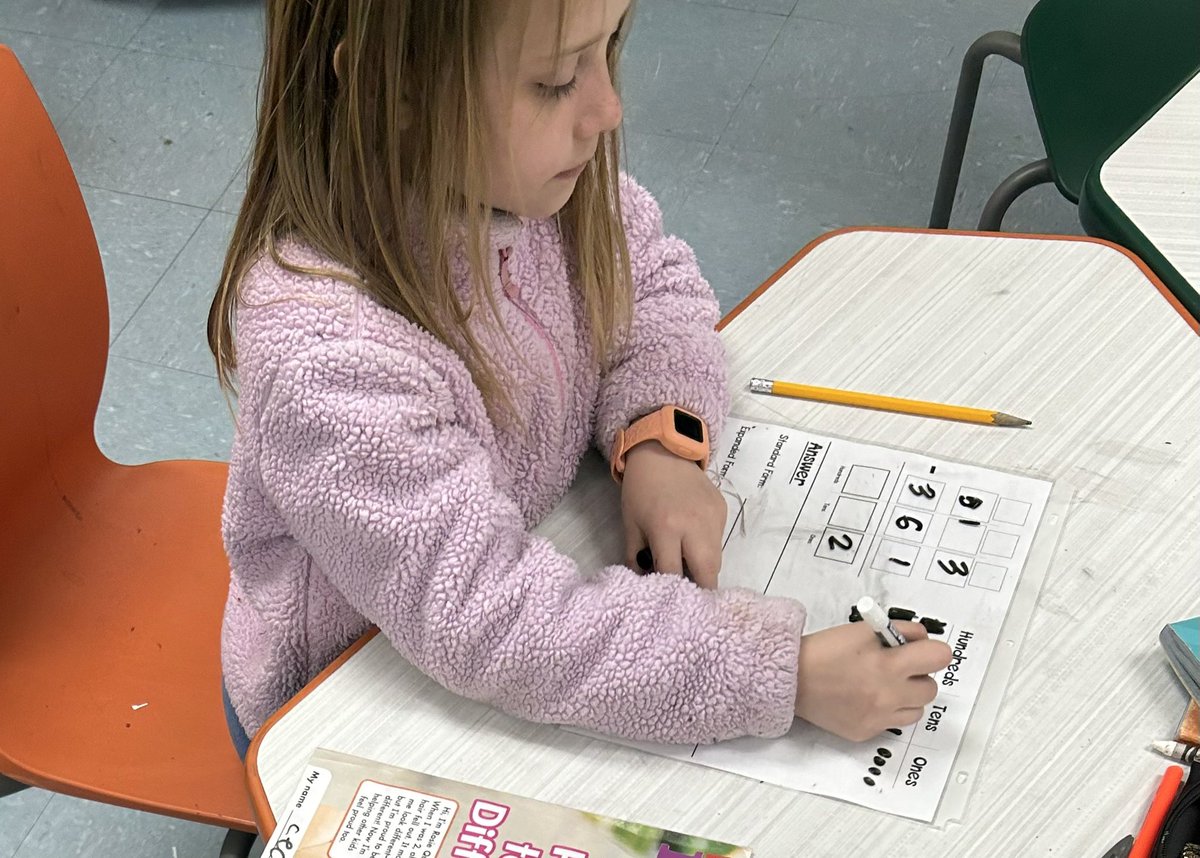 Student centered lesson with activity based learning from Reveal! Loved watching the students work together,following our mini lesson, to create equations and practice solving 3 digit subtraction problems!
#mathcoach #thisishufsd @teresagrossane