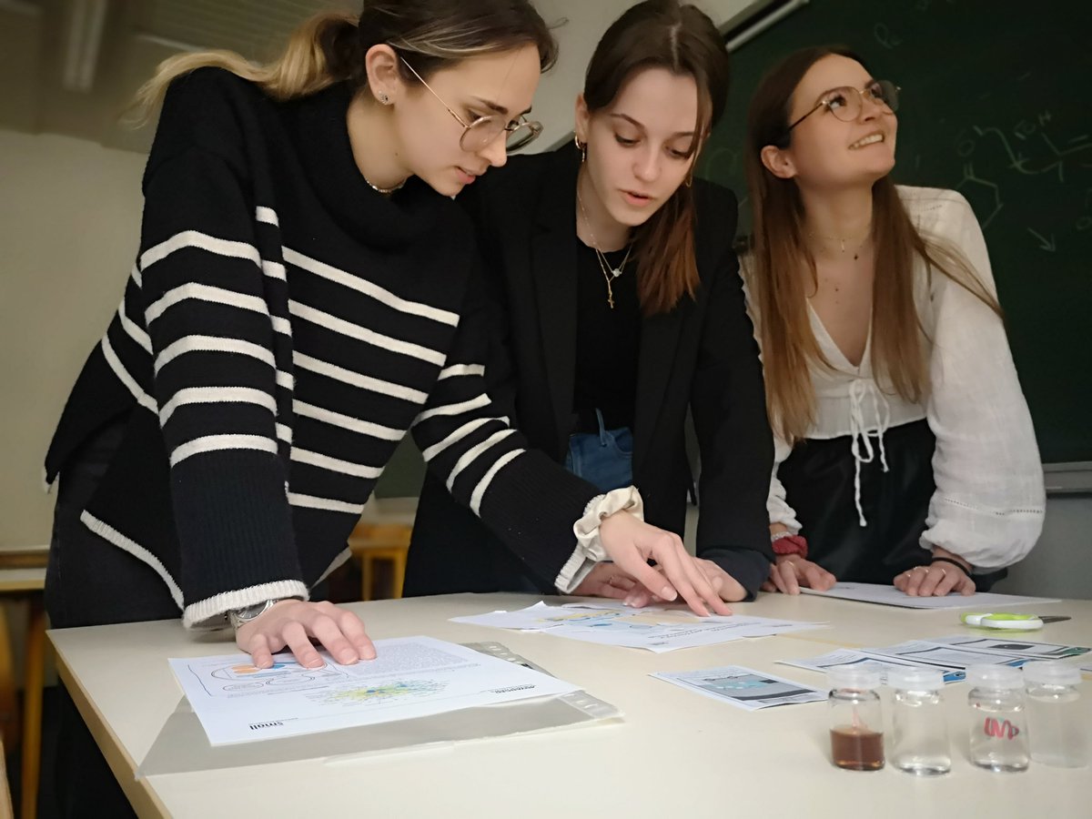 PolytechSorbonn's tweet photo. Le 11 avril, les MTX 4 ont organisé un #jeu type UNLOCK NANO à destination des MTX3, sur le thème des #nanomatériaux.   
🎯 Objectifs ?  Apprendre tout en s'amusant et favoriser une rencontre conviviale des promotions autour d’une activité commune.  https://t.co/4RxfMSjx4i https://t.co/ZxwrPcwW9T