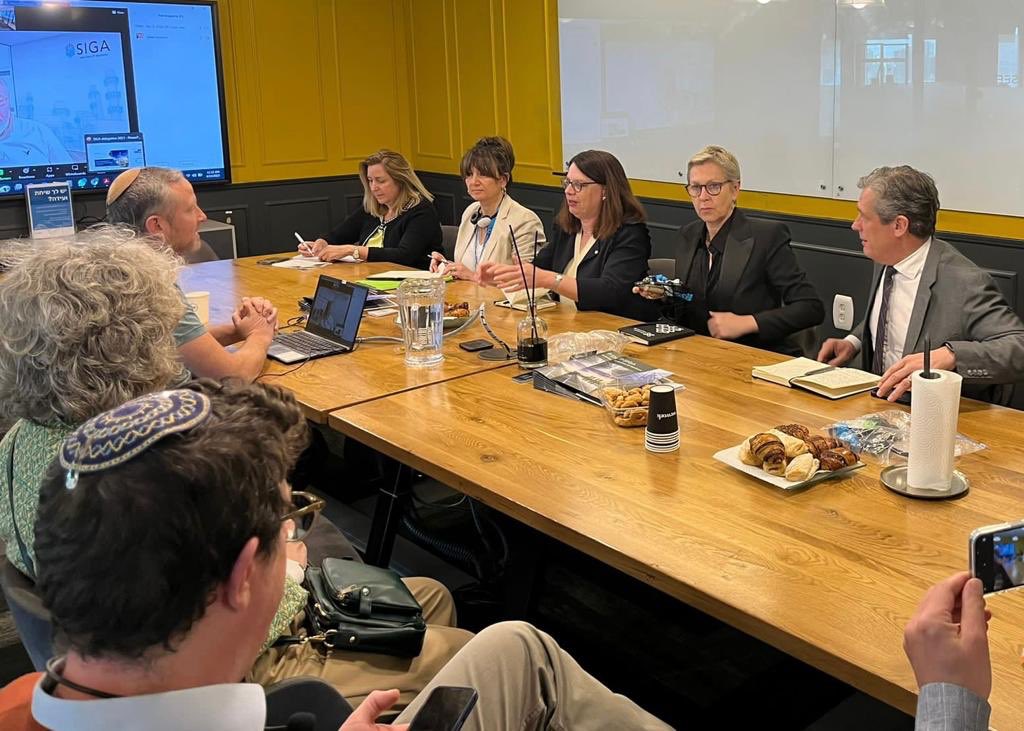 ToineBourrat's tweet photo. En visite officielle en #Israel dans le cadre des travaux de la @CSNUMPOST. 
Merci à nos hôtes pour cette immersion dans l'écosystème de la #sécurité #numérique de #TelAviv à #BeerSheva .
La 2ème #cyber puissance du monde doit nous inspirer dans ce secteur régalien stratégique. https://t.co/Za3hvzp8T2