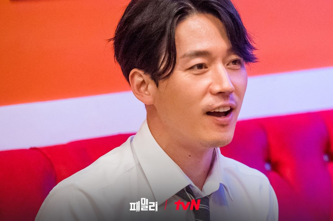 prettysup's tweet photo. Some stills of Jang Hyuk in 'Family' ep3-4 #JangHyuk #Family #tvN #패밀리 #장혁 https://t.co/XnyKMV8chA