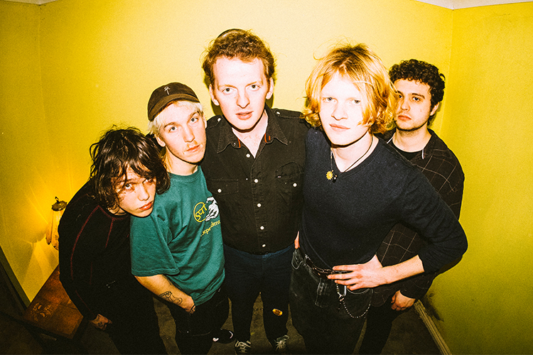 rocksound's tweet photo. King Nun have just signed to Marshall Records

Check out the video for grungey new single 'Selfish' right here: https://t.co/DIbn12bUe6 https://t.co/KklzpAoIuM