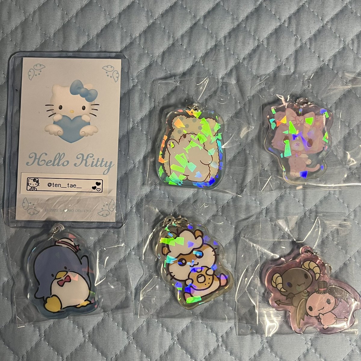 ten_tae_'s tweet photo. 交換 サンリオ めじるしチャーム

譲）まるもふびより モップくん、ミュークルドリーミー みゅー、タキシードサム、コロコロクリリン、ルロロマニック

求）クロミ、チャーミーキティ＞キティ、マイメロ

郵送での交換になります。 https://t.co/j5wK4SGeMM