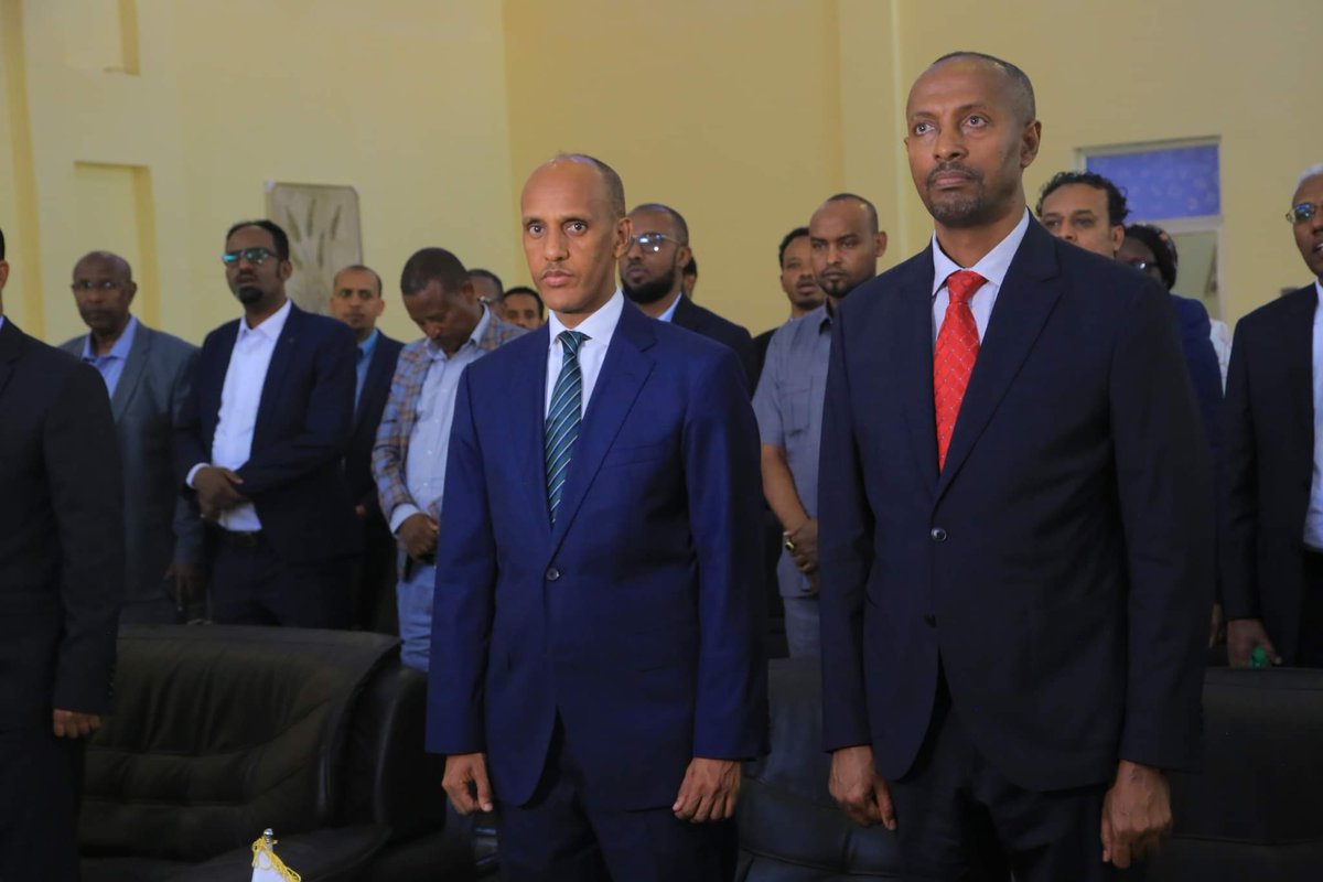 HHailekiros's tweet photo. "Review forum for 9-month plan report of 2015 EC fiscal year underway. Minister of Industry Melaku Alebel&amp; Head of Govt of Somali Region, Mestefe Muhammad, evaluate progress &amp; provide recommendations. #planimplementation #progressreview #recommendations" https://t.co/hBxNWsQ0GR