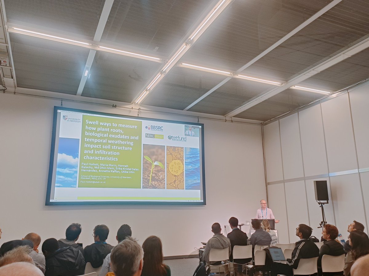 DhinMd's tweet photo. Very interesting talk about soil hydraulics from my supervisor @PD_Hallett @EuroGeosciences 
#EGU23 https://t.co/llyXWPXo1X