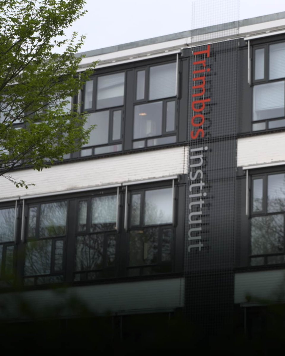 mediatuin's tweet photo. Drugs: de normaalste zaak?🍬

In het kader van haar afstudeeronderzoek maakt Kim een docu over normalisering van recreatief drugsgebruik. Hiervoor spraken we hoogleraar jeugdcultuur Tom ter Bogt en Martha de Jonge van @Trimbos.

Vind jij dat recreatief drugsgebruik moet kunnen? https://t.co/G8WCZPBmWK
