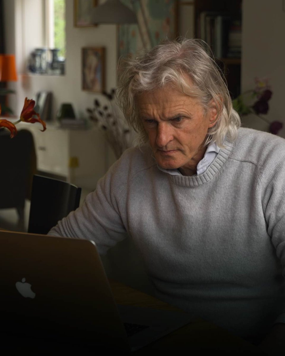 mediatuin's tweet photo. Drugs: de normaalste zaak?🍬

In het kader van haar afstudeeronderzoek maakt Kim een docu over normalisering van recreatief drugsgebruik. Hiervoor spraken we hoogleraar jeugdcultuur Tom ter Bogt en Martha de Jonge van @Trimbos.

Vind jij dat recreatief drugsgebruik moet kunnen? https://t.co/G8WCZPBmWK