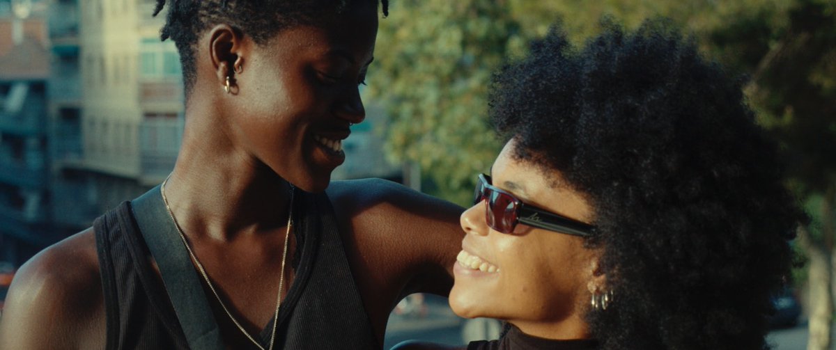 AmorylujoS's tweet image. Porque es igual de importante ser y estar, quererse y aceptarse... A que te vean, te escuchen y te entiendan. #DíaDeLaVisibilidadLésbica #Alteritats