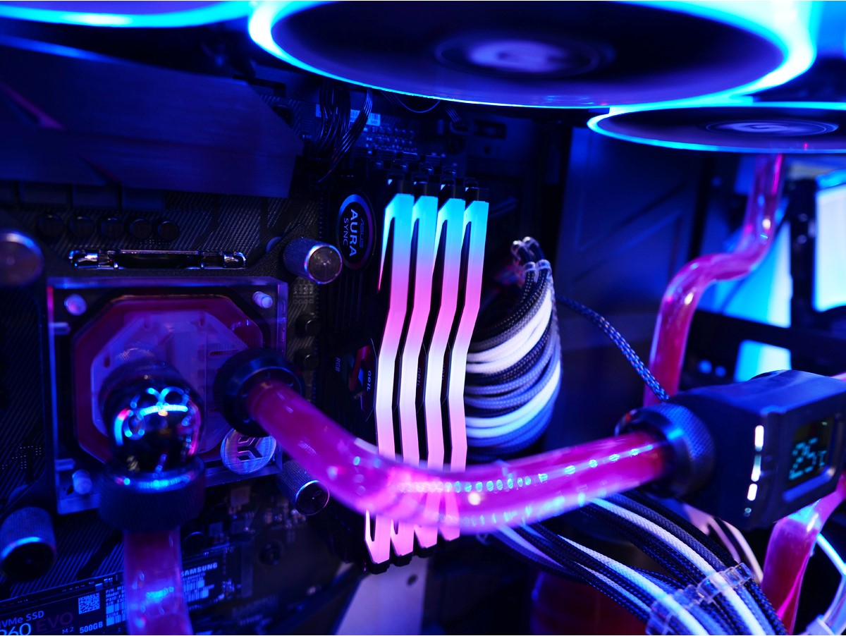 GeILMemory's tweet photo. The perfect combination of pink and blue colors will mesmerize you. With its vibrant RGB lighting, you will experience a whole new level of coolness that will take your gaming to the next level.
#GeILMemory #SUPERLUCE #Memory #Ram #GamingComputer #PCGamer #RGB #Passion #geek https://t.co/b0EJtXFOXu