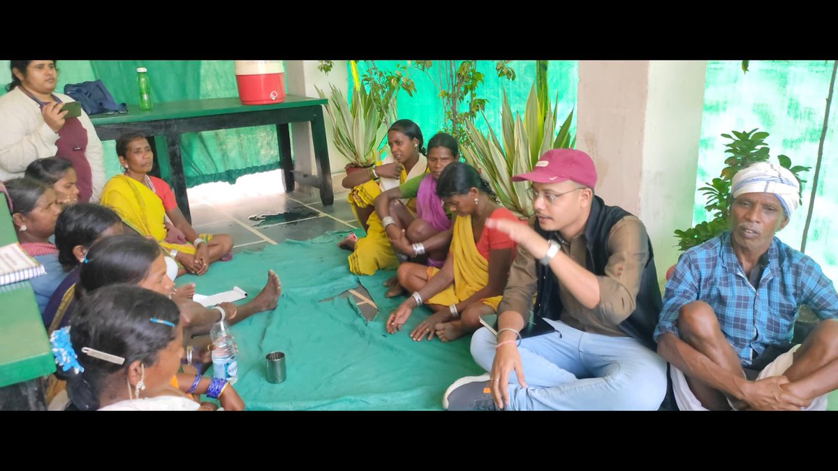SamerthTrust's tweet photo. Our Women Self-Help Group (SHG) members from Kabirdham landscape recently went on an exposure visit to the Indira Gandhi Krishi Vishwavidyalaya (IGKV) in Raipur to learn more about nursery management.@Commonland #GenerationRestoration #4Returns #CHiRP #NurseryManagement https://t.co/ZU6xdZpxkp