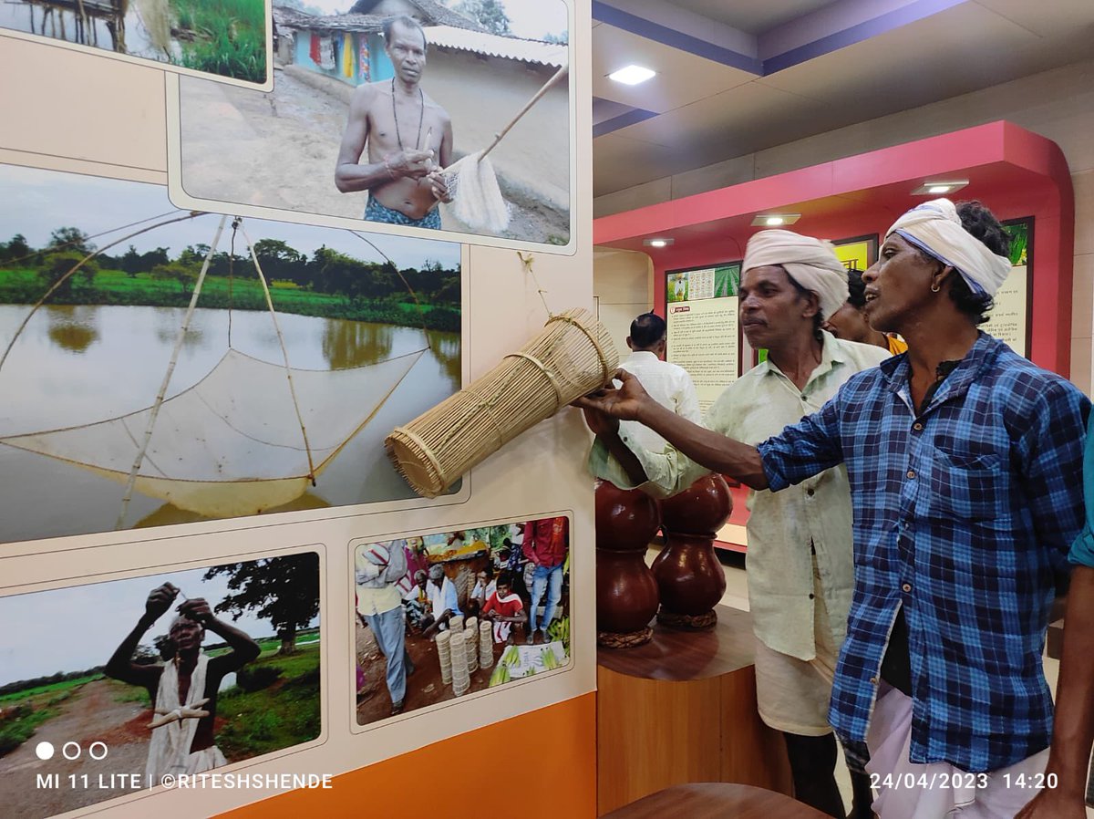 SamerthTrust's tweet photo. Our Women Self-Help Group (SHG) members from Kabirdham landscape recently went on an exposure visit to the Indira Gandhi Krishi Vishwavidyalaya (IGKV) in Raipur to learn more about nursery management.@Commonland #GenerationRestoration #4Returns #CHiRP #NurseryManagement https://t.co/ZU6xdZpxkp