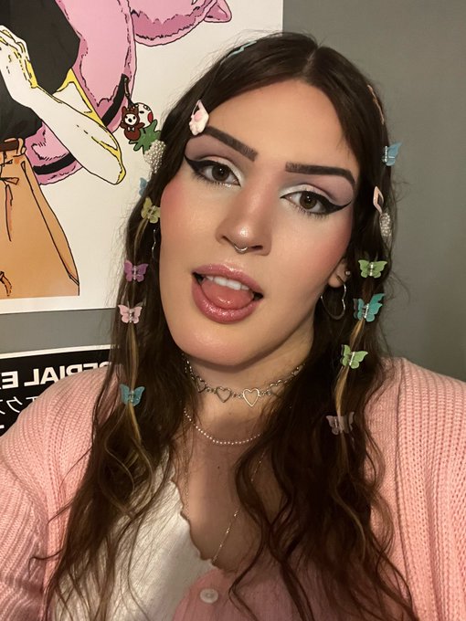 Hanging out with Niamh 😌💕💖 https://t.co/KUyJDpKvFo<a href="/tag/newprofilepic"class="tags"><span>#newprofilepic</span></a>