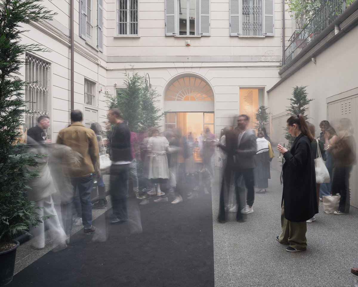 OPENHOUSE_mag's tweet photo. Last week we proudly presented our latest issue ‘Lingering Collections’ at HENRYTIMI Gallery during the Milan Design Week. Thanks to everyone that joined us during this special event!

Photos by Gabriele Bortoluzzi 

Read more here https://t.co/mnQHhIcxG4 https://t.co/GyJJpsUzK2