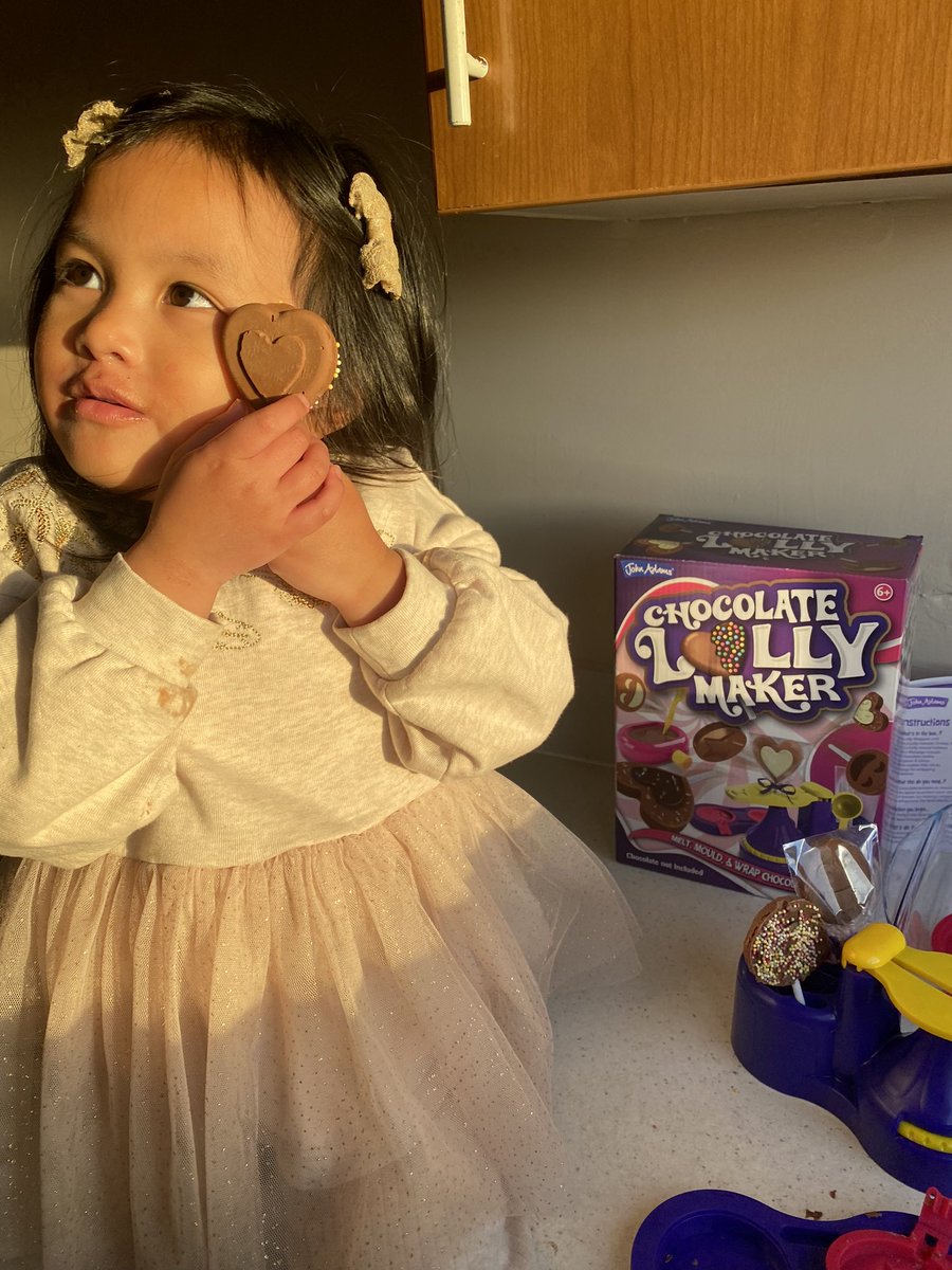 exPaigedition's tweet photo. #chocolatelollymaker #johnadamstoys #toddleractivities https://t.co/EG7MuPP509