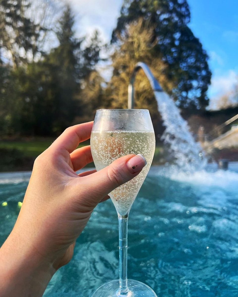 Here are some beautiful spa breaks you can enjoy in Yorkshire 🥂🧡 bit.ly/2PvNr0b

#Yorkshire #SpaBreak #weekendmood