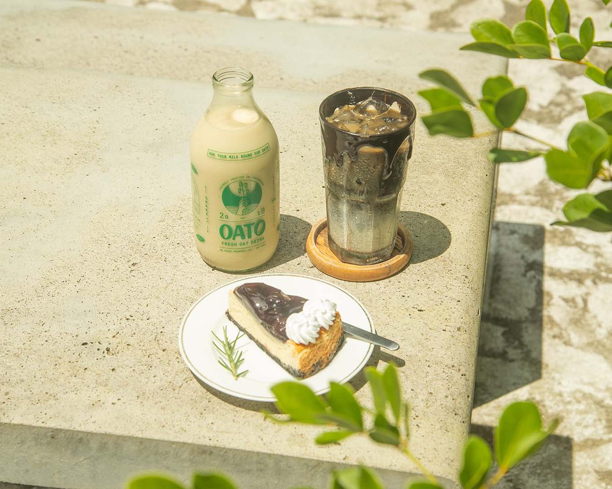 oatofresh's tweet image. Indulging in the creamiest and dreamiest oat milk cheesecake. Who knew dairy-free could taste so good? 🍰🌱

oato.co.uk

#oatmilkcheesecake  #plantbasedtreats #oato #oatofresh #oatmilk #oatomilk #oatmilkdelivery #vegan #plantbased