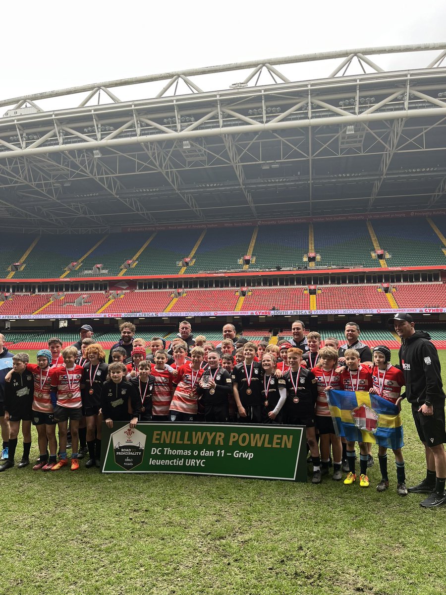 Ein henillwyr ar gyfer Rownd Derfynol Bowlen DC Thomas dan 11 Grŵp Iau WSRU - Ysgolion Castell-nedd👏🏼

Da iawn i'r  gwrthwynebwyr ysgol Sir Benfro

Our winners for the WSRU Junior Group U11’s DC Thomas Bowl Final - Neath Schools

Well done to opposing team Pembrokeshire Schools👏🏼