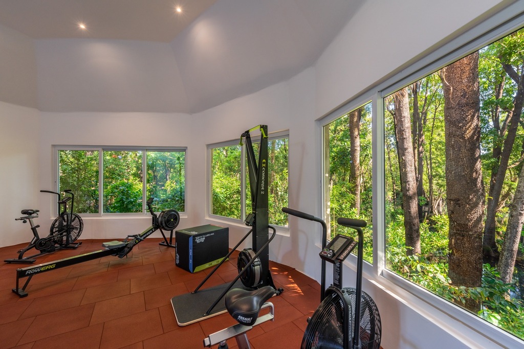 Traveling doesn't have to mean sacrificing your health and fitness goals! Embrace the opportunity to hit the gym at the resort and stay on track.💪🌴 

#sandsatchaleisland #HealthyTraveler #FitLife #beachresort #gymlife  #fitness #healthylifestyletips #getfitandtravel #visitke…