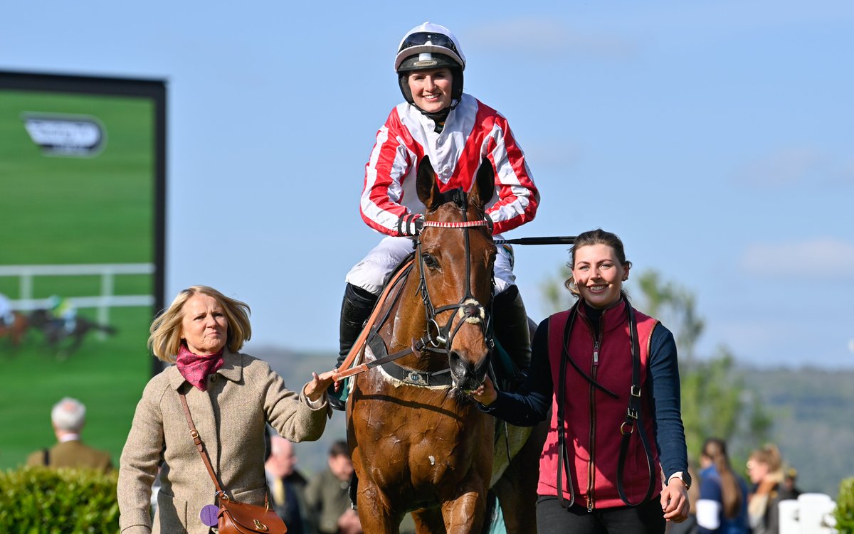 CheltenhamRaces tweet picture