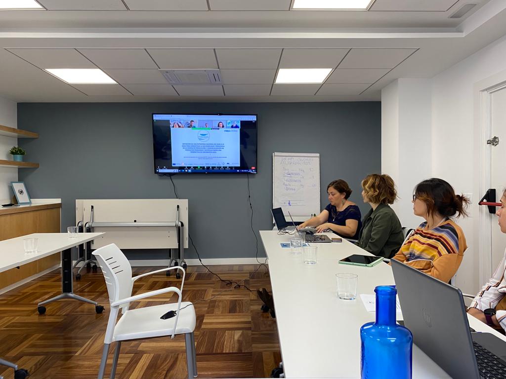 LauraHCSinerxia's tweet photo. Segunda mesa de trabajo PESCAZUL: "Definición de una Estrategia Nacional del Mar a la Mesa para garantizar la Sostenibilidad y Resisiliencia de la Cadena de Producción y Comercialización de los de los Productos Pesqueros y Acuícolas desde una perspectiva de Crecimiento Azul" https://t.co/WIUN9sqinE