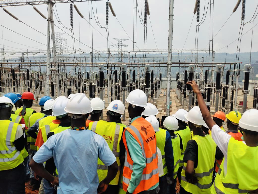 UGANC_Guinee's tweet photo. #UGANC #TempleDuSavoir #Guinee 
Nos étudiants de la L3, département de génie électrique ont effectué une visite aux barrages hydroélectriques de Kaléta et de Souapiti. Ils sont allés découvrir les technologies et les processus utilisés dans la production d'électricité à partir ⤵️ https://t.co/STafdd3xyo