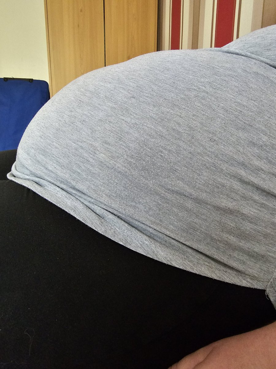 ZepezTTV's tweet photo. 3 weeks left at most until our baby boy gets to meet us! Bring on the sleepless nights! #streamerdad #gamerdaddy https://t.co/q3rSDvifvr
