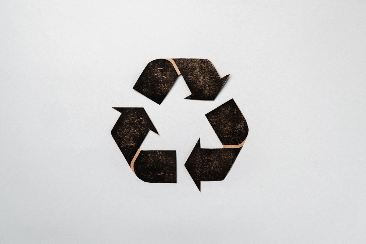 MEWA_EN's tweet photo. The circular economy is a key solutions framework to tackle climate change and waste. When our cloths are produced, leftover quantities of lint are suctioned away and processed for other uses such as insulating materials!

https://t.co/Cq4JU2j9hQ
#textilsharing #circulareconomy https://t.co/O2FXr01B0Z