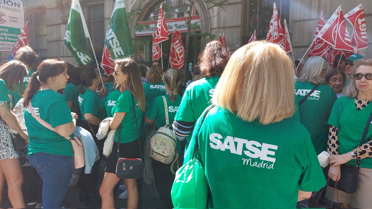 SATSE_Madrid's tweet photo. ¡Frente a la Consejería de Sanidad por tus derechos!
📢📢 Devolvednos las #35HorasYa‼
#SanidadPública https://t.co/cGCgvrNaEd