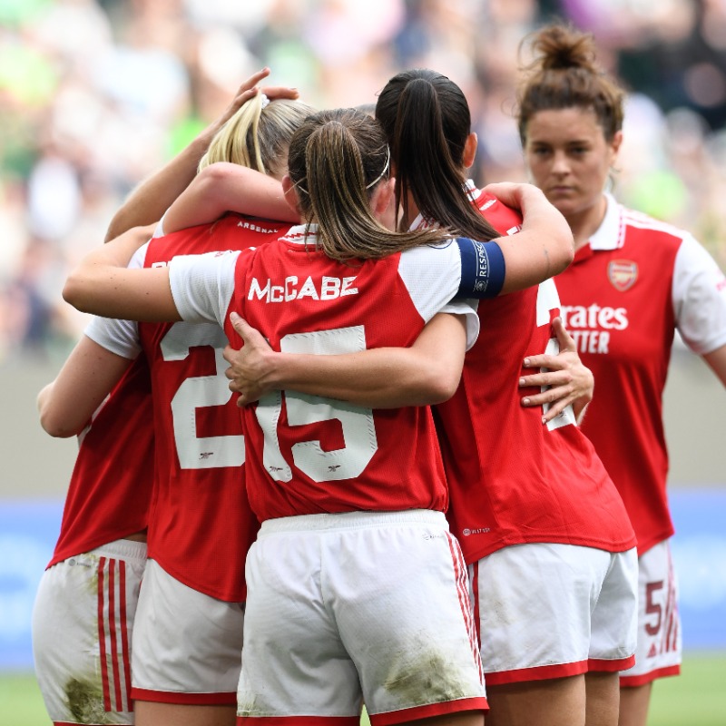 ArsenalWFC's tweet photo. 😲 52,500 tickets sold 
👏 5,000 since first leg
👀 1,300 away from our record 

COME ON YOU GUNNERS! LET'S PUSH FOR A SELL OUT! ❤️
