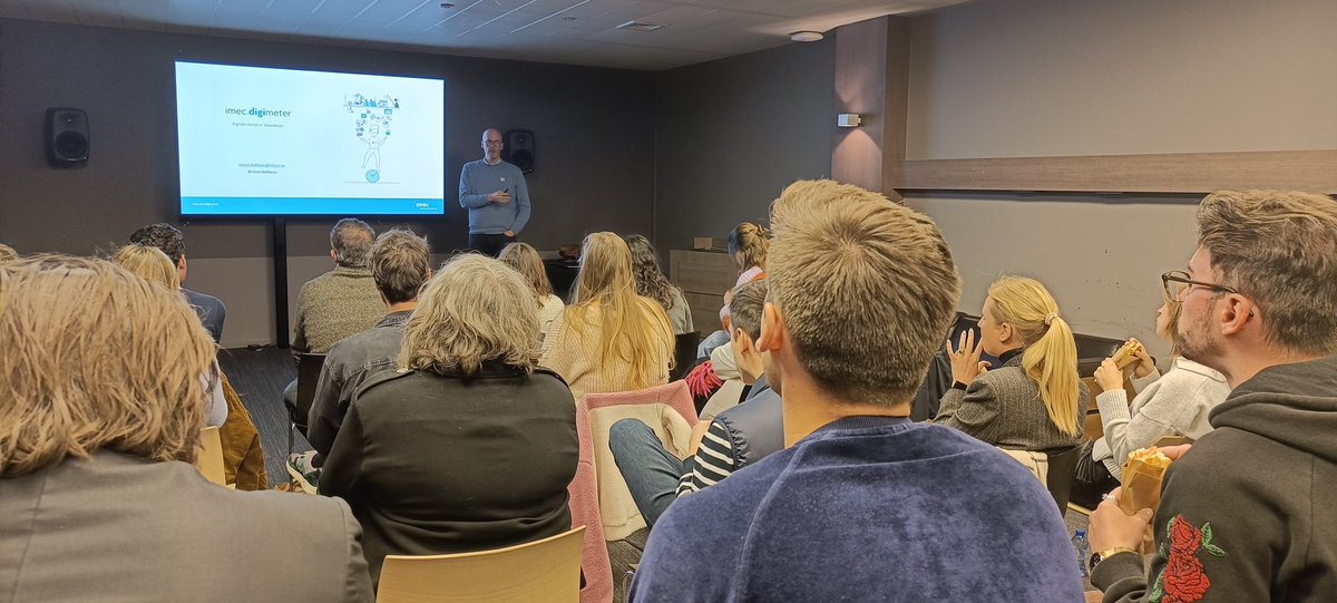 imec_mict_UGent's tweet photo. Full house vandaag bij @DPGMediaBE voor de lezing van @LievenDeMarez rond #digimeter. https://t.co/D2pKlnnITf