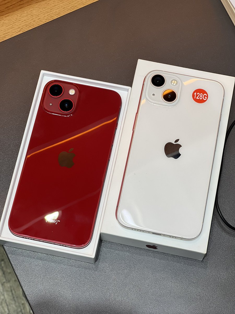 coachramoslive's tweet photo. JUST-IN: GIVE AWAY: CEO @niwagadgets Mr. Niwa Medy @mumslast is giving out 2 @Apple phones to correct Predictions? 
#Mancity vs #Arsenal ? 

#Terms;[  #Follow #Retweet 🔄 ] 

Drop Yo Predictions &amp; Contact Number?

#MCIARS #TOTMUN #Premierleague #TheFlash #Labisa @MrBlackOG https://t.co/77HSEAvKzC