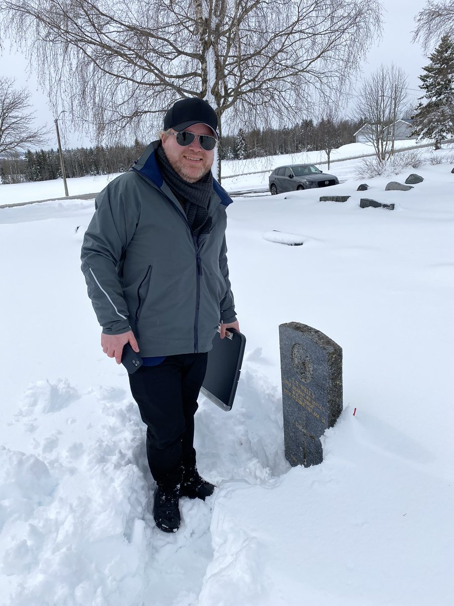 MalcolmRossNI's tweet photo. @CWGC inspections in Norway. Seaman Wells headstone in Vestre Toten Churchyard. https://t.co/5hlIZc4ScG