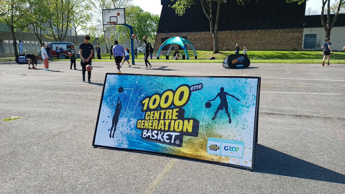 ThomasKLOTZpro's tweet photo. 1000e Centre Génération Basket #CGB aujourd'hui à #Amiens, organisé par la Métropole Amiénoise Basket-Ball #MABB avec #GRDF et @ffbasketball !
Un superbe partenariat initié dès 2017 autour du sport et de valeurs communes de diversité, d'inclusion et de collectif !
⛹️⛹️♀️⛹️♂️ https://t.co/w09AFEomjg