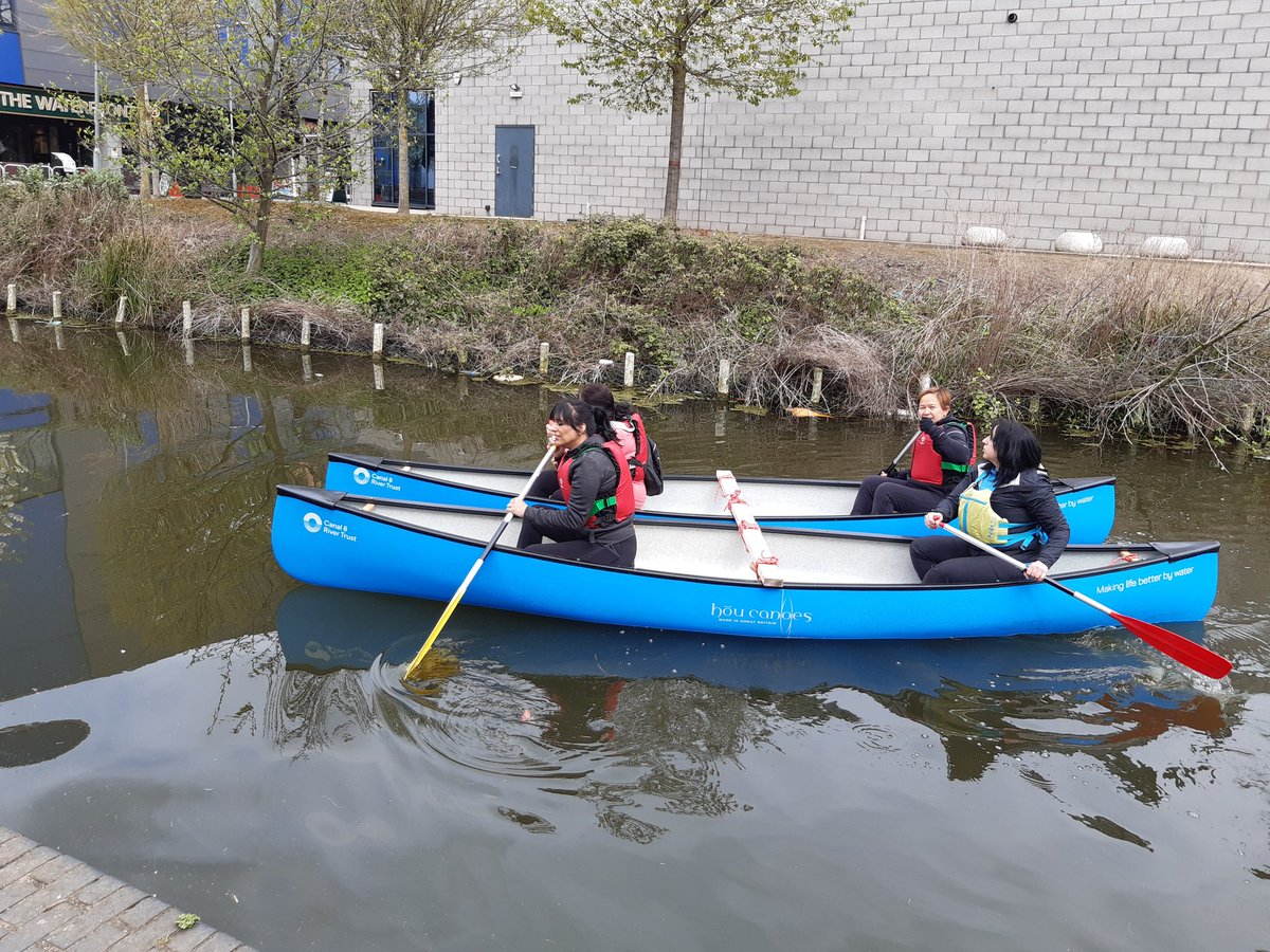 LutfurCRT's tweet photo. We are doing some free Let's Paddle canoeing sessions today in Walsall canal in partnership with Beat The Street as part of the #GoWildWeek #CommunityRootsProject @AASaif @gavpass @CRTWestMidlands https://t.co/grVvbChDw8
