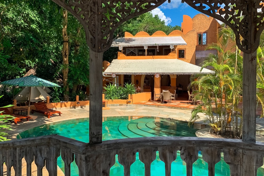 Dive into relaxation mode and soak up the sun with a refreshing dip in our pool. Don't forget to grab a drink and enjoy this perfect afternoon!😎

#sandsatnomad #dianibeachkenya #afternoonswim #PoolTime #RelaxationMode #HotelLife #travelmore #instapool #beachhotel #vacay2023 …