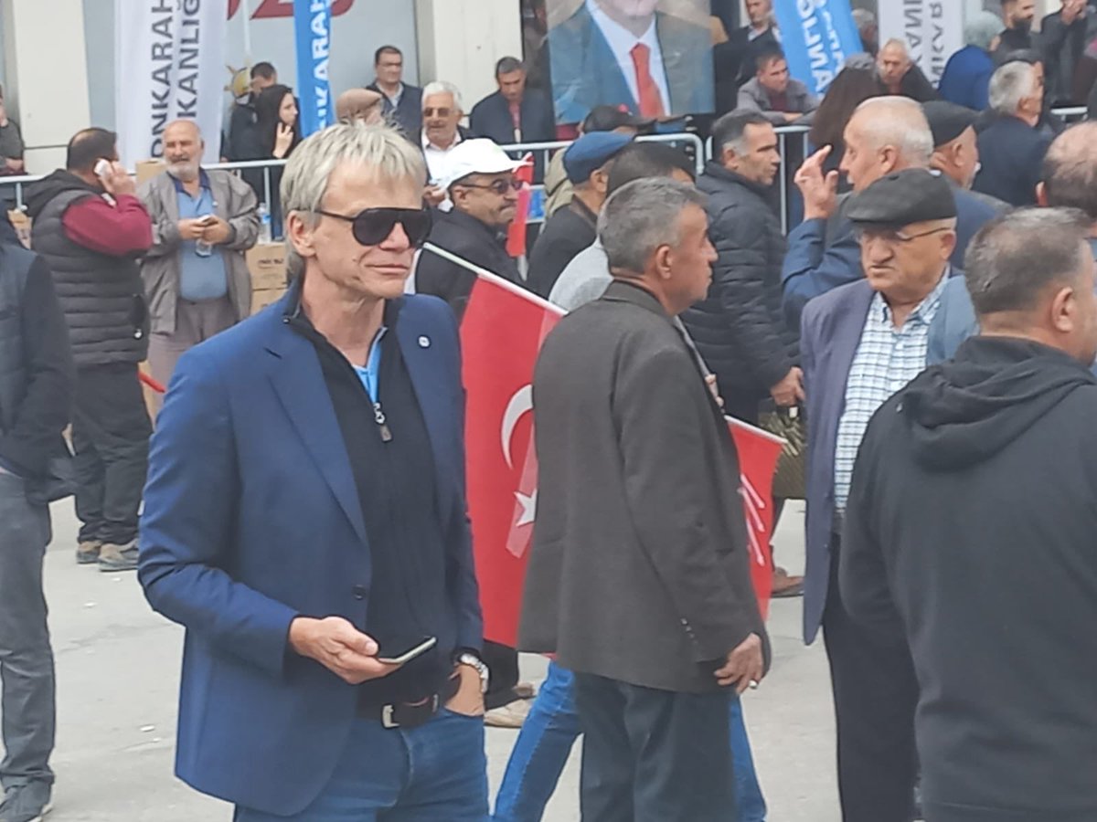 Millet İttifakı Afyonkarahisar Mitingi…
Yalnız Afyonkarahisar’da insan profili çok değişmiş!
Sanıyorum, Avrupa’dan çok göç alıyor kent.
Seçimlerde oy kullanacaklar mı acaba?