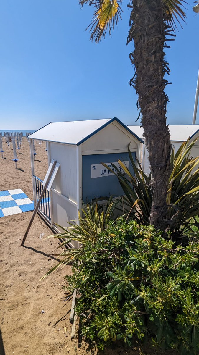 kawasakihtc139's tweet photo. 🔊🎼Ci vediamo da Mario .. prima o poiii🎶🎵
#26Apr2023 #Caorle #Veneto #daMario 😎⛱️☀️😍 https://t.co/bxvdN2586j