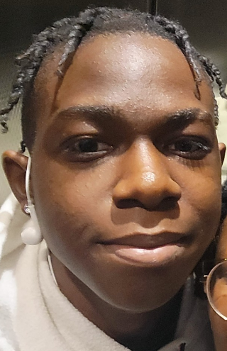 MISSING:
Kaleb, 16
-l/s on April 23 in the Keele St and Sheppard Ave W area
-described as 5'7, 125 lbs, brown eyes
-wearing red denim jeans, black hoodie, red and white Jordan shoes and earrings in both ears
#GO916837
^sc
