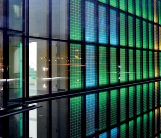 Gerade für BIPV, sind farbige PV-Module eine attraktive Alternative zu  klassischen Solaranlagen. Am 24.Mai 2023, veranstaltet die TPPV gemeinsam mit Lenzing Plastics den Workshop 'Farbe in PV'. Sei dabei:
tppv.at/event/farbe-in…