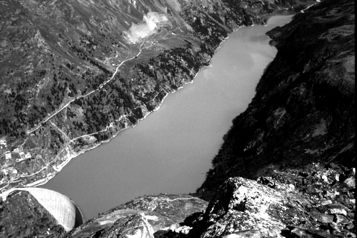 ingeobillo's tweet photo. Place Moulin dam & lake from Mont Dzalou, #Valpelline #Alps
-------
#monochromephotography
#landscapephotography
#blackandwhitephotos
#blackandwhitephoto
#hikingadventures
#bnwphotography
#monochrome
#noiretblanc
#landscape https://t.co/eh4Eg5yTnq